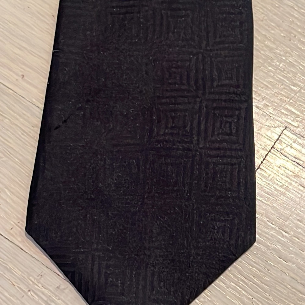 Albert Nipon silk tie - Picture 7 of 9